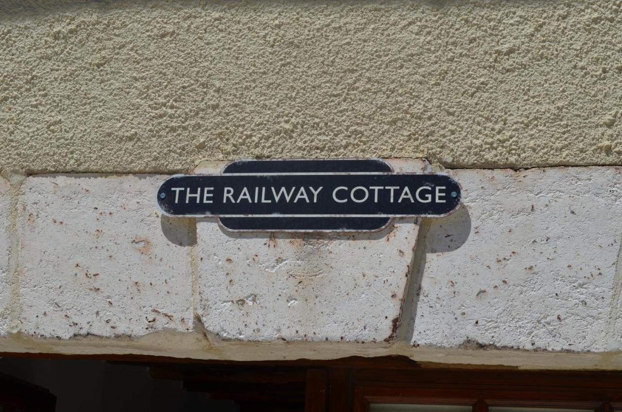 The Railway Cottage - Characterful And Comfortable Holiday Cottage Piégut-Pluviers Dış mekan fotoğraf